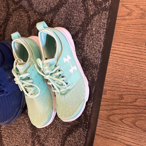 2 pairs of under armour sneakers, used but very good condition - Picture 3 of 3